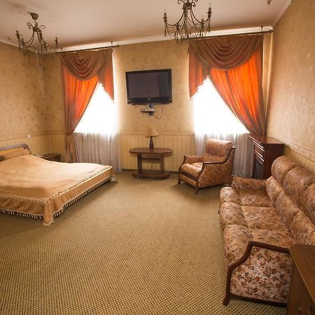 Magnat Lux Hotel Cernăuți Exterior foto