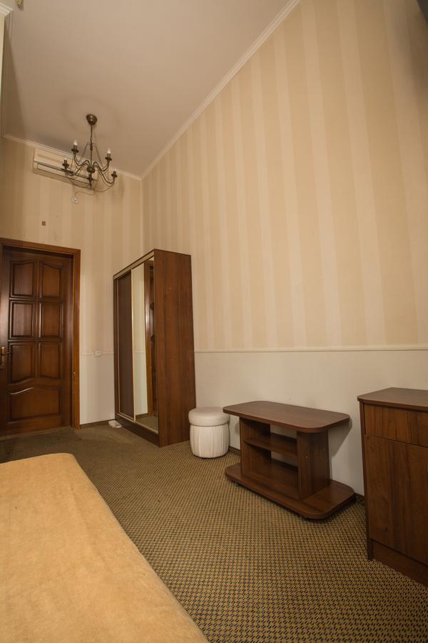 Magnat Lux Hotel Cernăuți Exterior foto