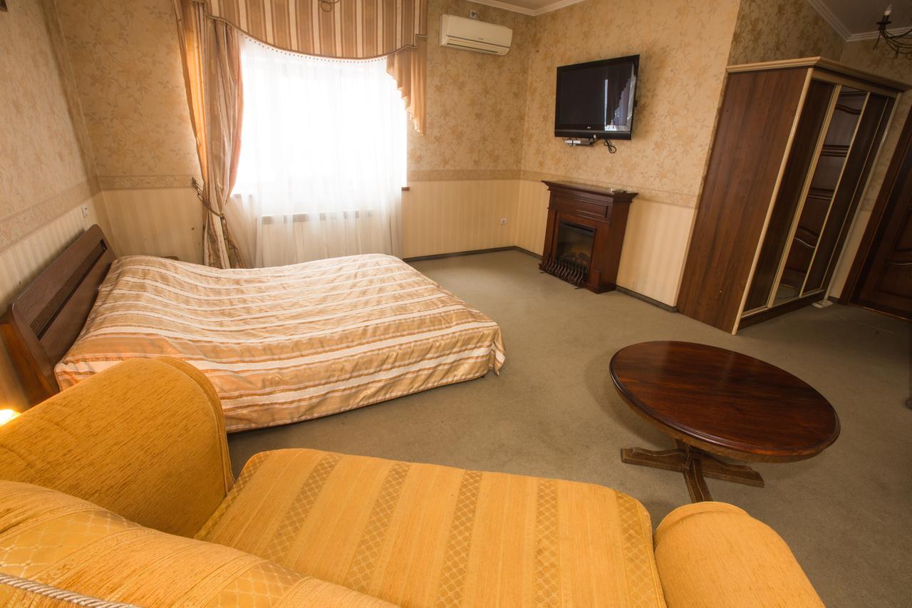 Magnat Lux Hotel Cernăuți Exterior foto